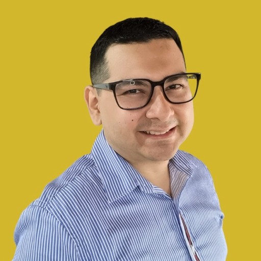 Coach Johan Tique